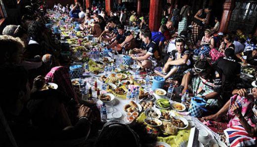 Seribu Orang Ikuti Makan Bajamba di Ulang Tahun Pasaman Barat