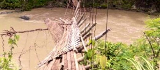 Jembatan Gantung Putus, Puluhan Orang Terjatuh ke Sungai, Kebanyakan Korban Wanita dan Anak-anak