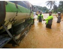 Banjir di Pangkalan Teratasi, Bupati Limapuluhkota Berterimakasih Pada TNI dan Polri