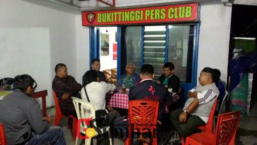 Gali Informasi, Penjabat Walikota Bukittinggi Abdul Gafar Berdiskusi dengan Insan Pers di BPC