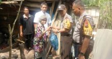 Kapolres Dharmasraya Serahkan Bantuan Sembako, Wali Nagari Empat Koto Ucapkan Terima Kasih