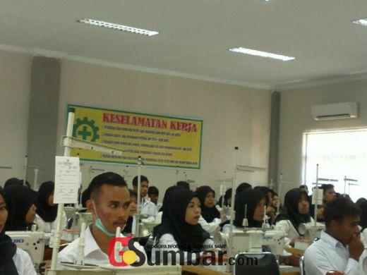 Dinas Sosnaker Kabupaten Solok Gelar Pelatihan Bordir Kerjasama BDI Padang