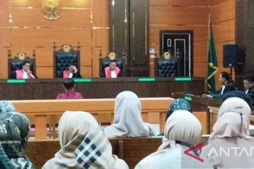 Hakim Vonis Bebas Kadis Kesehatan Payakumbuh Bakhrizal