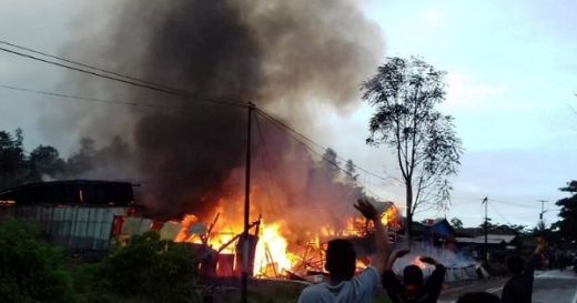 10 Bangunan, Mobil dan Sepeda Motor Hangus Terbakar di Baso
