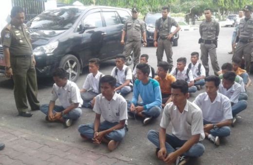 Satpol PP Padang Pariaman Akan Terus Tertibkan Pelajar Keluyuran Dalam Jam Belajar