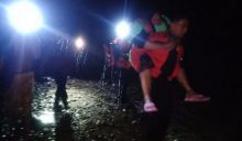 Sedang Rekreasi, 4 Remaja Terjebak di Air Terjun Lubuk Minturun