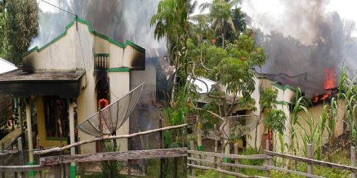 Pemilik Sedang di Sawah, Rumah Hangus Terbakar di Sijunjung