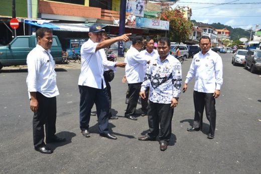 Fasilitas Umum Dimakan Pedagang, Walikota Padang Berang di Simpang Kinol