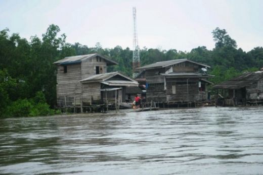 Cuaca Buruk, Pengiriman Bantuan Banjir ke Siberut Terkendala