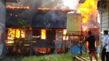 Diamuk si Jago Merah, Rumah dan Gudang Arsip Dinas PUPR Mentawai Hangus Terbakar