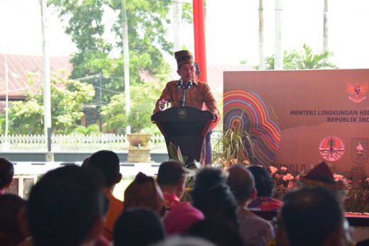 Wapres RI Jusuf Kalla sedang pidato dalam penyerahan Piala Adipura. (Humas)
