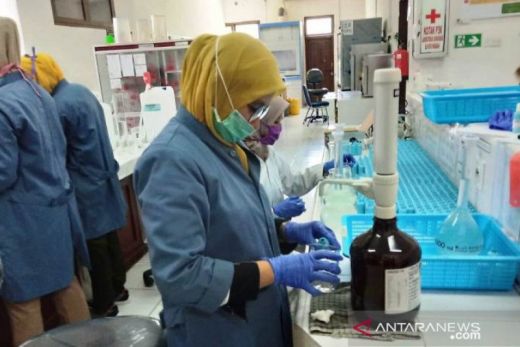 Labor Lingkungan Pariaman Produksi Ratusan Liter Hand Sanitizer