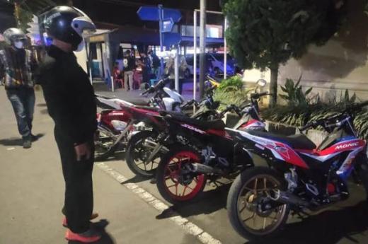 Polisi Bukittinggi Tilang 49 kendaraan di Malam Akhir Pekan