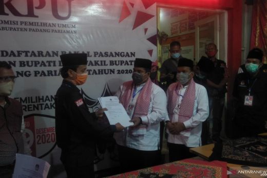 KPU Padang Pariaman Terima Berkas Pendaftaran Pencalonan Suhatri Bur-Rahmang