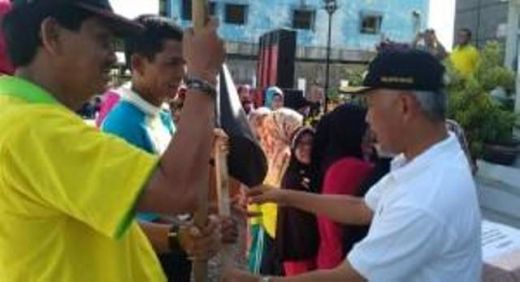 Waduh! Kurang Peduli K3, Wako Padang Hadiahi Bendera Hitam Untuk Dua Kelurahan di Kecamatan Kuranji