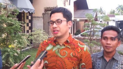 Bertemu Awak Media di Padang, Ketua KPI Pusat Yuliandre Darwis Curhat Soal Fenomena Penyiaran di Indonesia