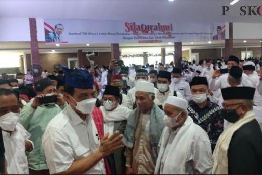 Kyai Banten Doakan Jokowi Lanjutkan Jabatan, Mahasiswa Islam Sumbar Demo Tolak Jokowi 3 Periode