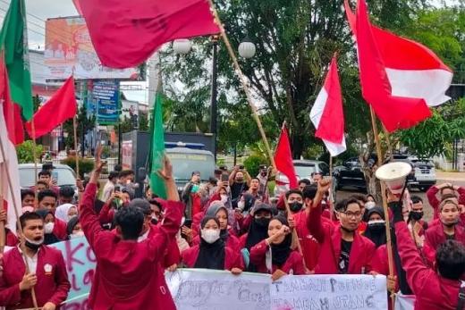 GoSumbar.com Mahasiswa Demo Tolak Jokowi 3 