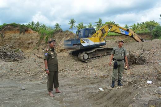 Tim Gabungan Amankan Dua Alat Berat di Penambang Galian C Illegal Padang Pariaman