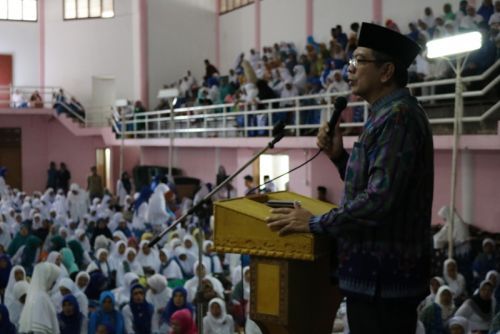 Di Depan Ribuan Jemaah, Walikota Lantik BKMT Payakumbuh