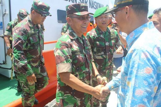 Danrem 032 Wirabraja Kunjungi Mentawai, Lihat Kondisi Pasca Gempa