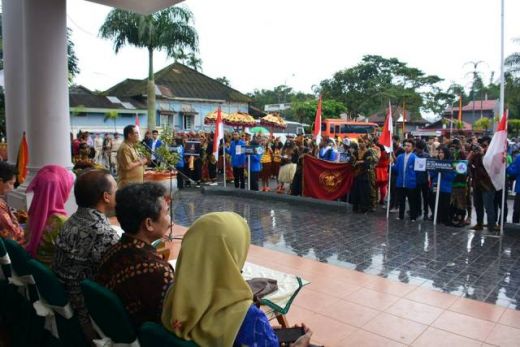 Pawai Budaya Festival Kesenian Indonesia Dilepas Di Balai Kota Padang Panjang