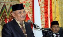 MUI Padang Ingatkan Umat Muslim Tak Ikut-ikutan Pakai Atribut Natal