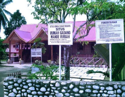 Rumah Gadang Mande Rubiah di Kecamatan Lunang, Pesisir Selatan