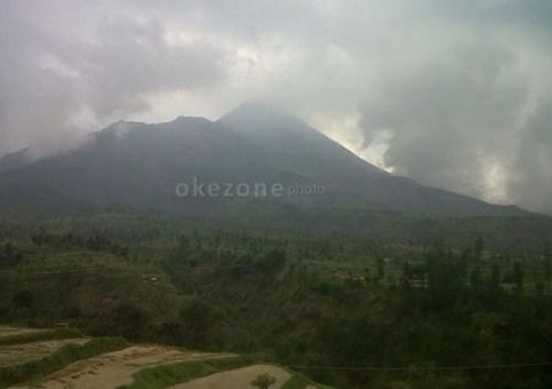 Dunsanak Kasadonyo, Selama November 2015 Gunung Marapi Sudah 3 Kali Erupsi