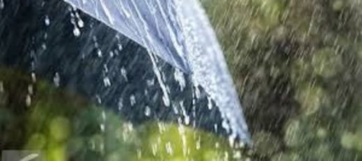 BMKG Ingatkan Masyarakat Sumbar untuk Waspada Angin Kencang dan Hujan Lebat