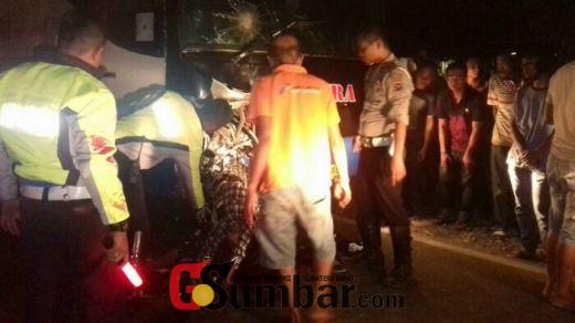 Dua Pengendara Sepeda Motor Tewas Setelah Kendaraanya Bertabrakan dengan Bus Jatra di Jalinsum Dharmasraya