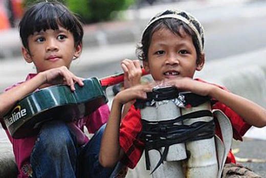 Waw.., Kini Anak Jalanan Kota Padang Dilatih Ala Militer
