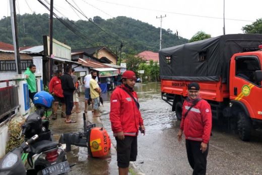 Semen Padang Turunkan TRC Bantu Penanganan Banjir Padang