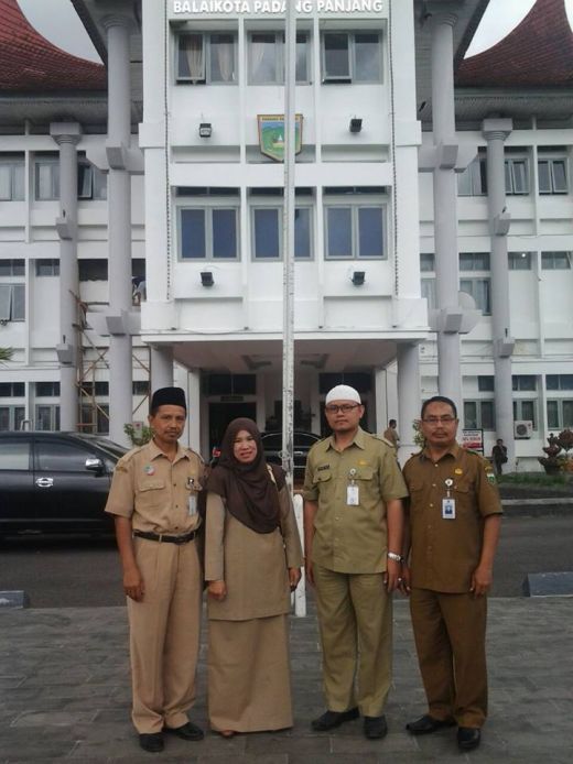 Derliana MA Kepsek Madrasah Aliah di Padang Panjang Wakili Sumbar Lomba Kepsek Berprestasi Tingkat Nasional di Jakarta