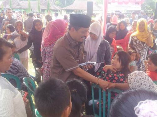 Plt Gubernur Riau Andi Rachman Restui Pasangan Azan, Warga Manggilang Bersatu Dukung AZAN