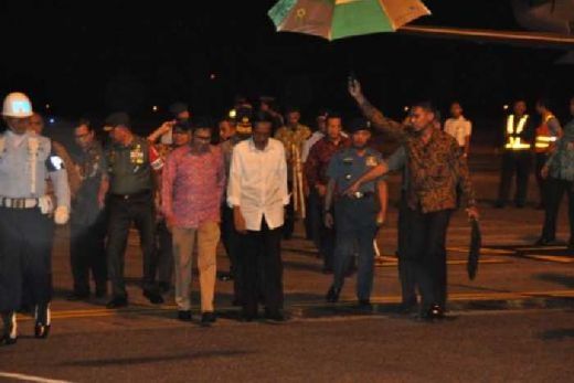 Saat Kunjungan ke Padang, Jokowi: Operasi Kemanusiaan Tidak Bisa Dilakukan Sendiri