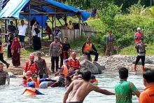 Dua Pelajar yang Terseret Arus Sungai di Padang Ditemukan Meninggal Dunia