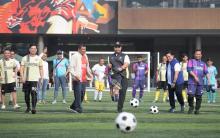 Menpora Dito Bareng Ketum PSSI Buka Tendangan Merdeka Fun Football