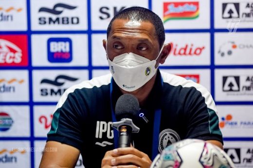 Pelatih PSS Punya Misi Patahkan Rekor Arema FC