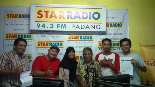 FAM Sumbar Diskusi Sastra di StarRadio Padang 94,3 FM