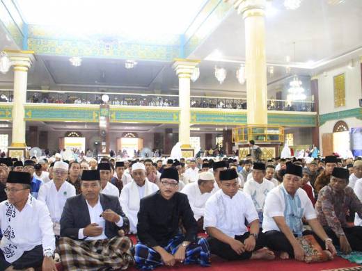 Hujan Lebat, Shalat Idul Adha di Painan Pindah ke Lima Masjid