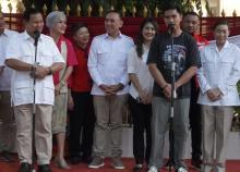 Didampingi Iwan Bule, Prabowo dan Kaesang Berhenti Berpidato saat Azan Maghrib Berkumandang di Kertanegara