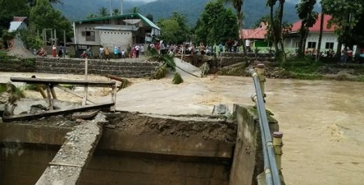 Diterjang Banjir Bandang, 6 Rumah Hanyut di Solok Selatan