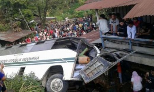 Pasca Kecelakaan, Mahasiswa Khawatir Naik Bus Kampus Unand