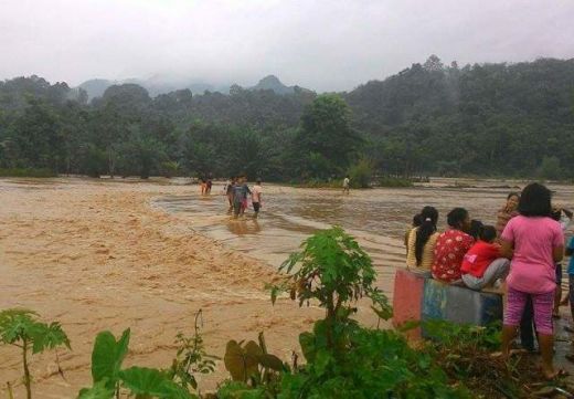 Minggu Pagi Ini Gubernur Sumbar Tinjau Musibah Banjir dan Lonsor Solsel, Warga Dilaporkan Kesulitan Air Bersih