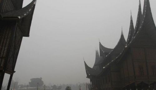 Kabut Asap Makin Pekat, Udara Sumbar Masuk Level Tidak Sehat
