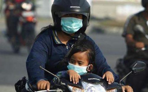 Warga Kota Padang Mulai Banyak yang Batuk-batuk Akibat Asap