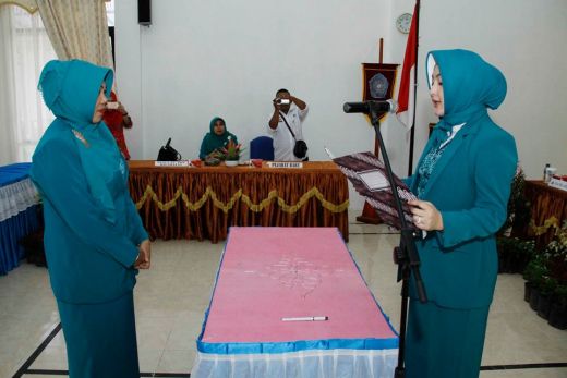 Hj. Maria Hendri Arnis Lantik Ketua TP PKK Kecamatan Padang Panjang Timur