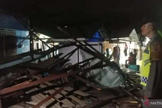 Banyak Rumah Warga di 3 Kelurahan Kota Padang Rusak Berat Diterjang Angin Puting Beliung