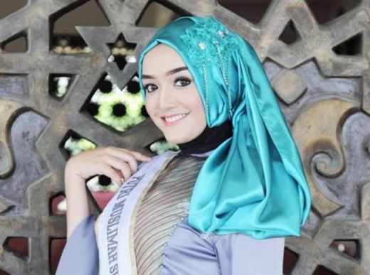 Wow! Putri Padang Panjang Raih Runner Up 2 Puteri Muslimah Indonesia 2016